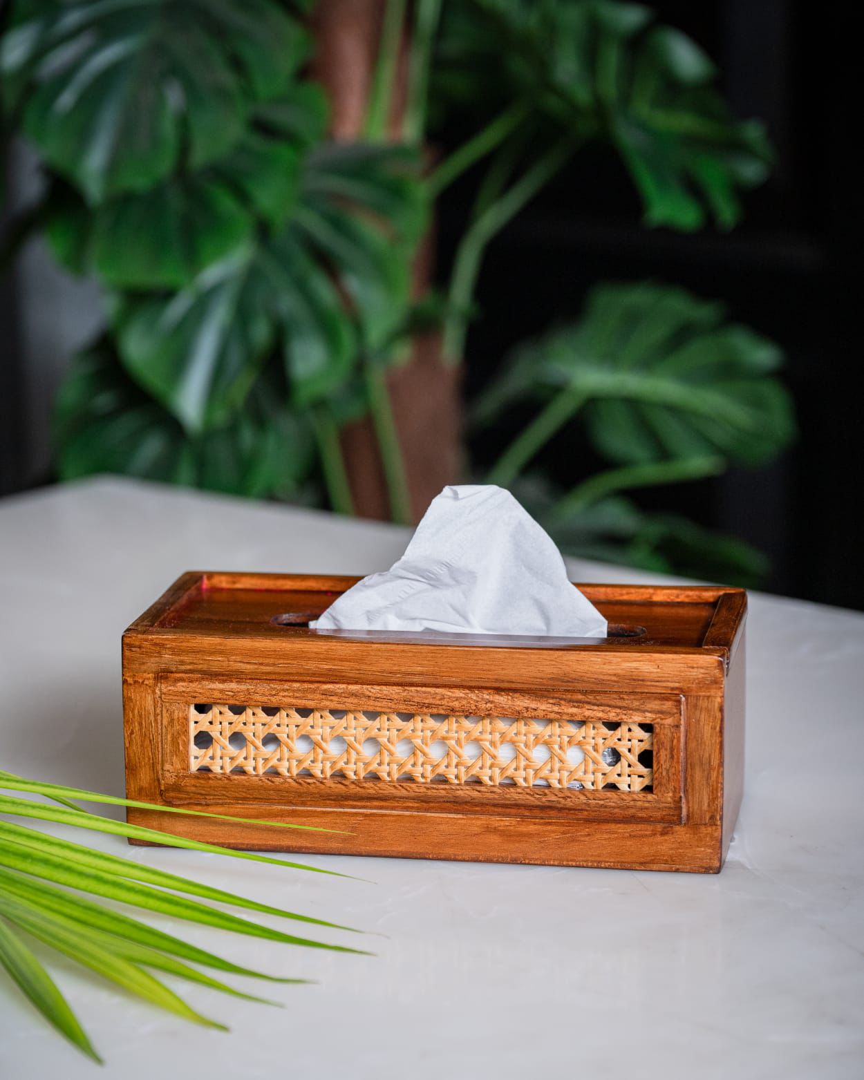 RUSTIC WEAVE TISSUE HOLDER