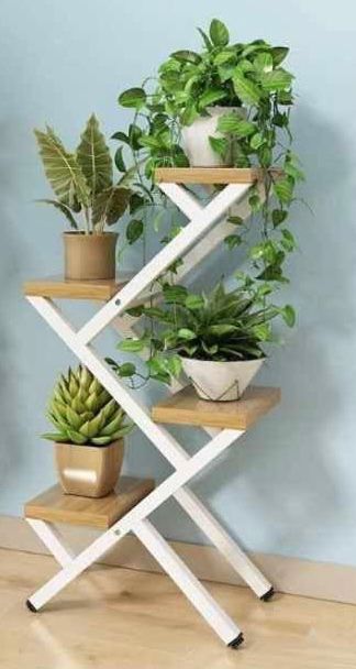 ZIG-ZAG WOODEN PLANT STAND