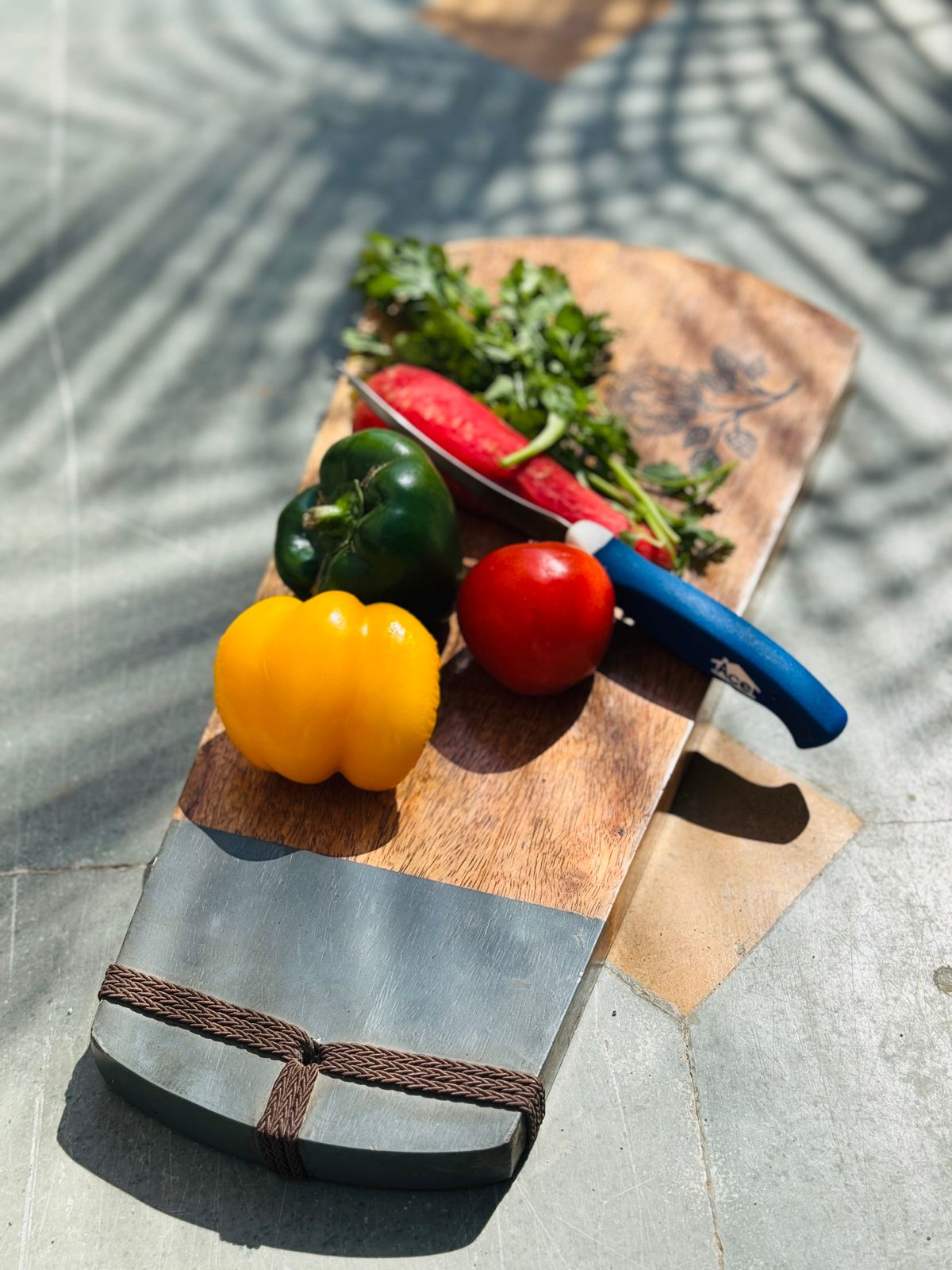 WOODEN CHOPPING BOARD